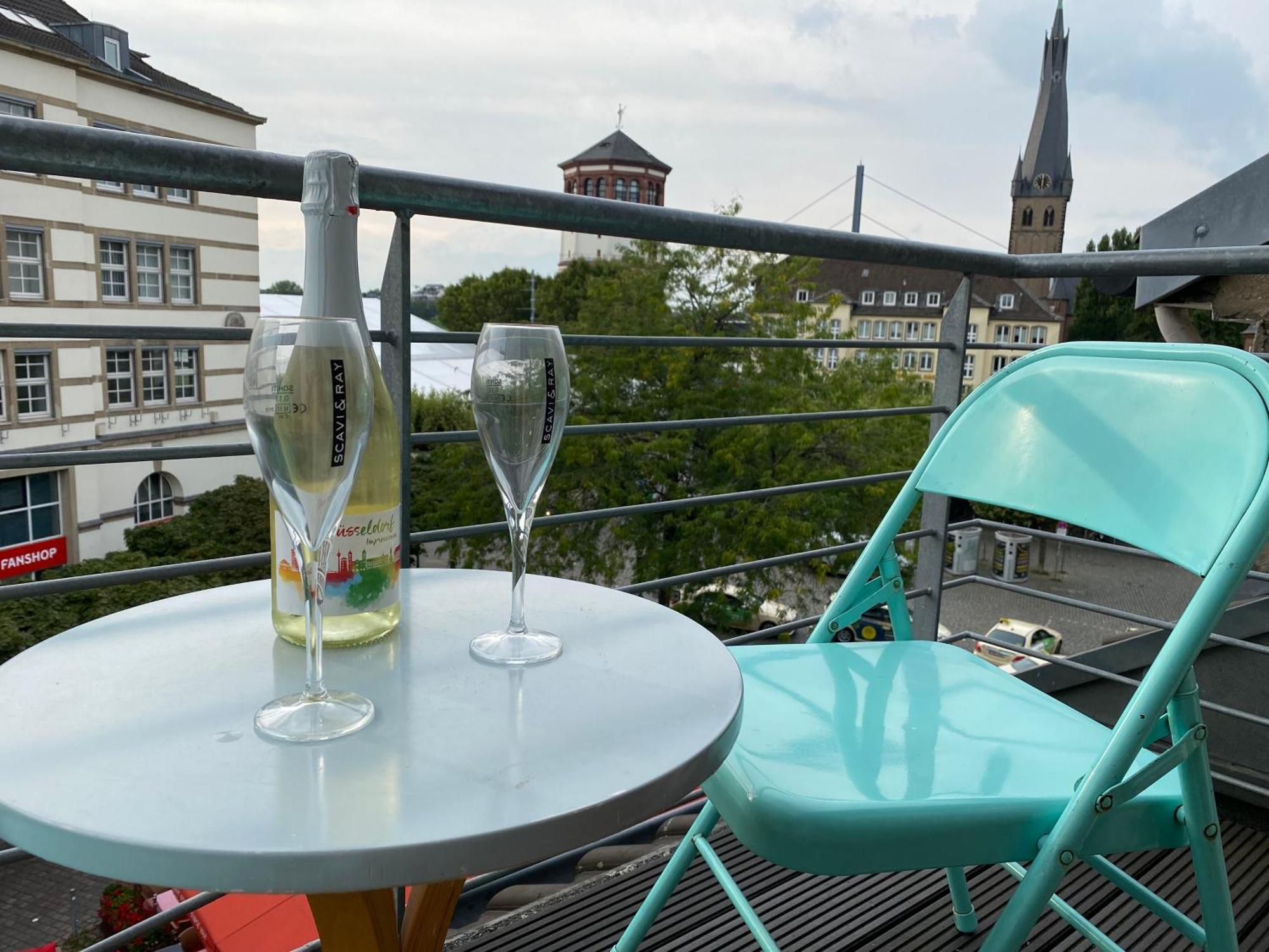 Avi City Burgplatz Apartments Düsseldorf Eksteriør bilde