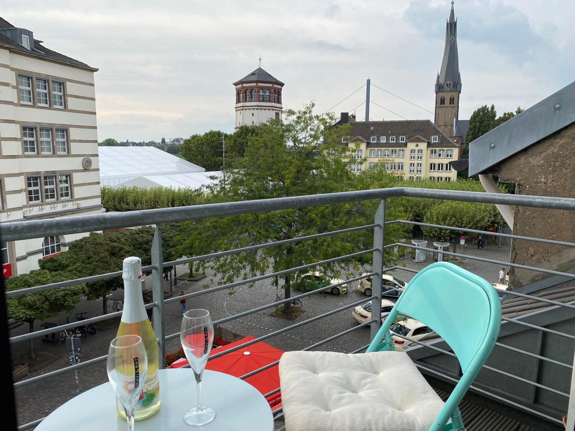 Avi City Burgplatz Apartments Düsseldorf Eksteriør bilde